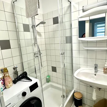 Apartament Small Near Hospital And Train Station